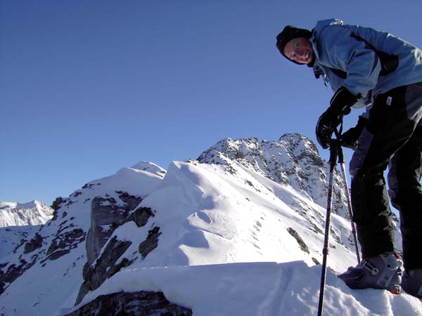 Ulli am Gipfelgrat, dahinter der Gr. Finagl