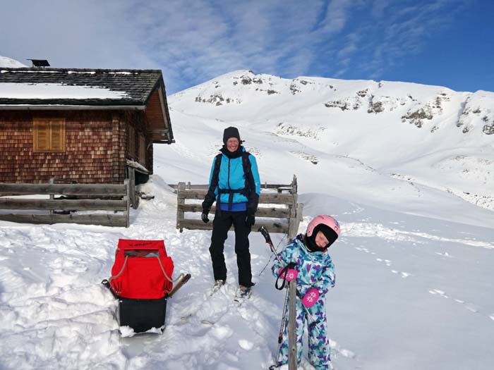 zurück auf der Gratzeralm, die Mädels in den Startlöchern