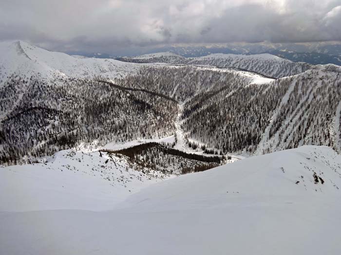 Tiefblick nach SO auf den Grimmingboden