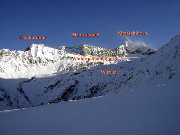 kurz vor Ende der Werkstraße wird der Blick aufs Kitzsteinhorn frei