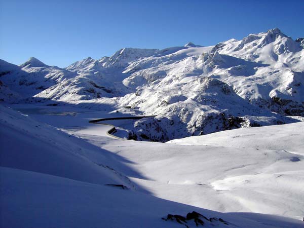 Blick vom Kühtauern auf den Tauernmoossee; an dieser Stelle klinken sich die von der Rudolfshütte kommenden Hocheiser-Aspiranten ein