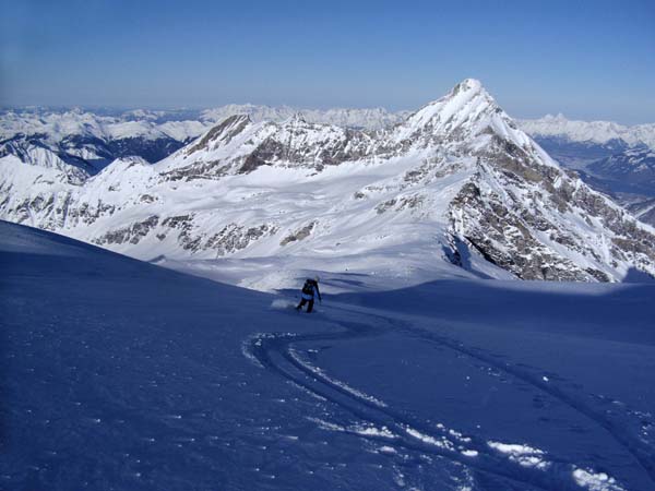 der Neuschnee wertet das Schivergnügen erheblich auf