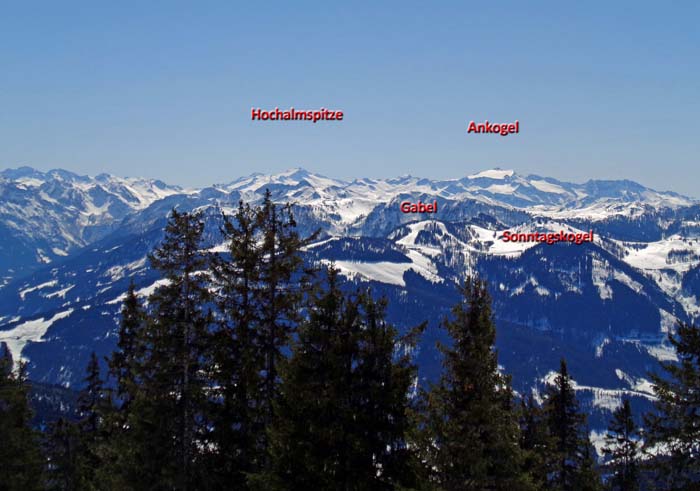 im Süden zeigt sich endlich auch der Ankogel, links das Kleinarltal