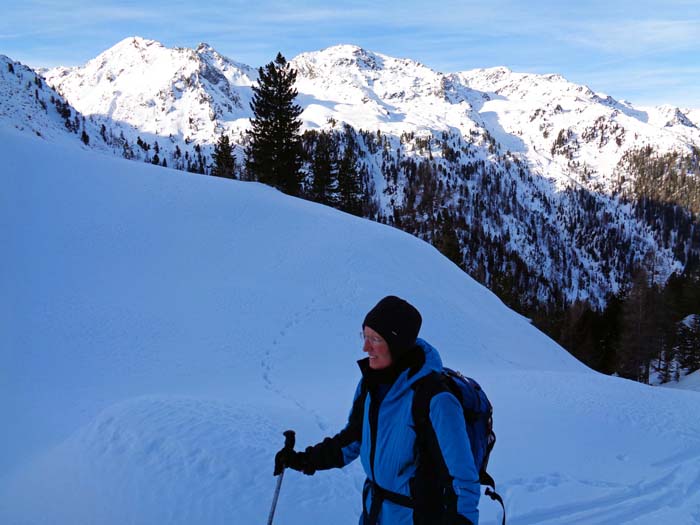 ... bis wir endlich auf etwa 2000 m die Waldgrenze unter uns lassen; im W Hohe Nase und Griedelköpfe