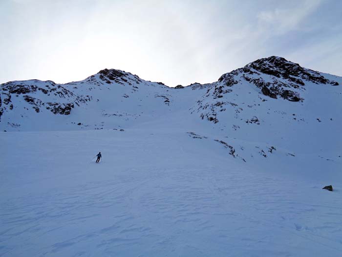 Rückblick auf Hochkreuz und Schwarzwandkogel, das Terrain verflacht sich