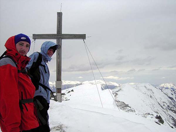 auf der Seekoppe beginnt der zweite Teil unserer Überschreitung; das Riednertörl am Beginn des Aufschwungs zum Hochgrößen ist noch knapp eineinhalb Kilometer Luftlinie entfernt