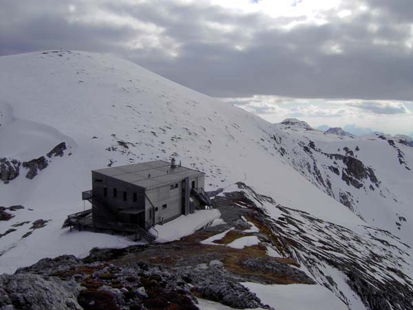 Schiestlhaus mit Hochschwab von der Eismauer