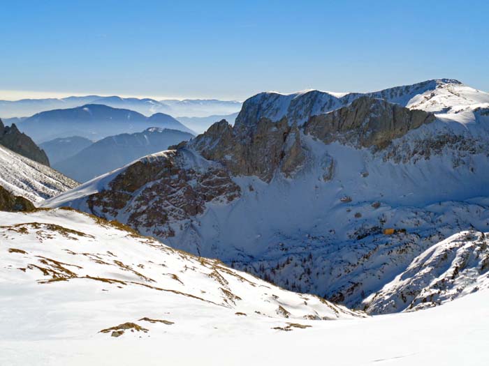 Blick aus der Hutkogel Südflanke auf Voisthalerhütte, Edelspitzen und Fölzstein