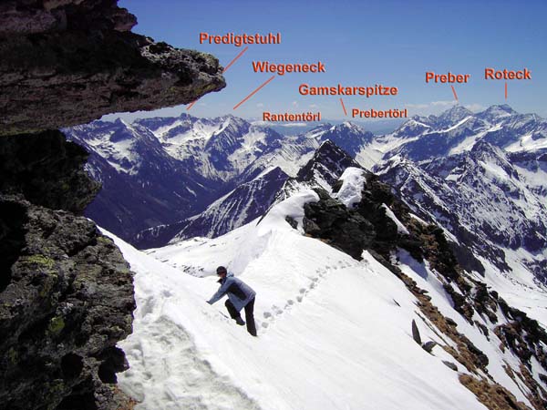 was kann schöner sein? Blick vom Grat nach SSO auf den Ostteil des Kernstücks der Schladminger Tauern