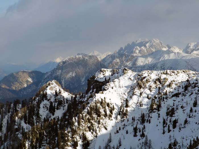 im NO der Weiße Knoten (links unten) und die Lienzer Dolomiten