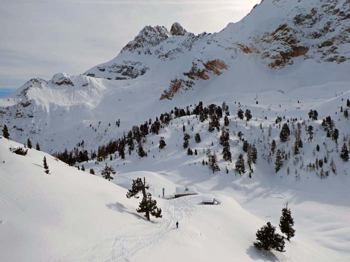 allzu schnell sind wir wieder bei der Hütte, wo wir in die obere Steilstufe zu den Hochtälern einfädeln