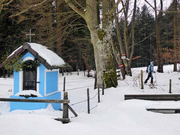 vorbei an der Kapelle am Kerschenbachsattel ...