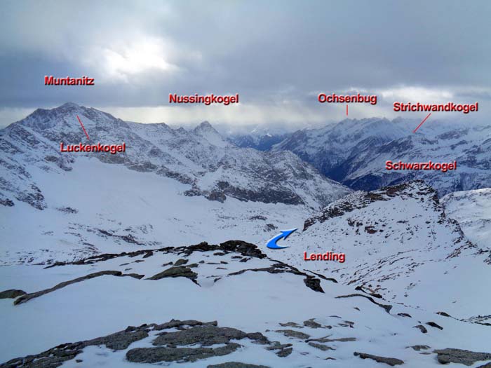 Blick vom Schigipfel des Kalser Bärenkopf über den obersten Teil der Abfahrt gegen SSW