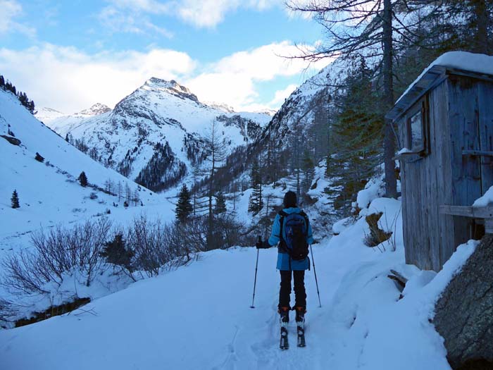 ganz hinten über dem Talschluss Stubacher Sonnblick und Granatspitze, die berühmten Schiberge über dem Alpinzentrum Rudolfshütte, welche auch vom Landeggtal aus erreichbar sind