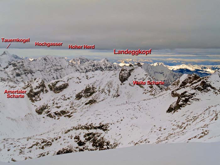 nur im NW zeigt sich ganz hinten über den Kitzbüheler Alpen die Sonne