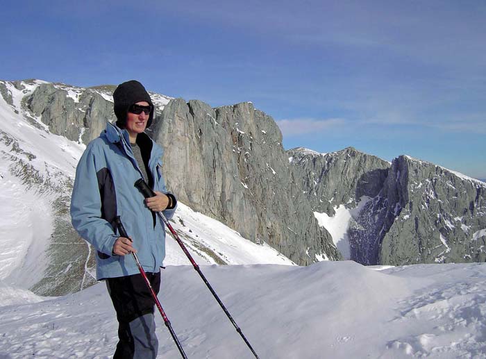 ein letzter Blick hinüber auf Fölzstein und die Wände der Mitteralm, ...