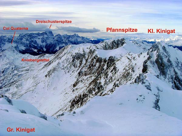 und schließlich im W der Auslauf der Karnischen Alpen und die Sextener Dolomiten