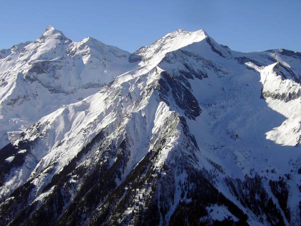 das Hochgebirge zum Greifen nahe: Wiesbachhorn (links) und Hoher Tenn