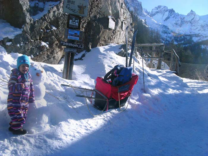 die zweijährige Ronja auf der Lienzer Dolomitenhütte