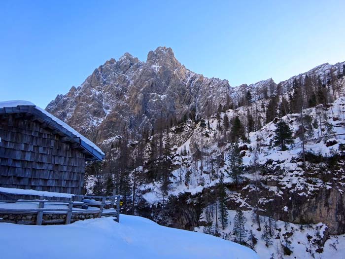 Blick von der Lavanter Alm auf das mächtige Hochstadelmassiv