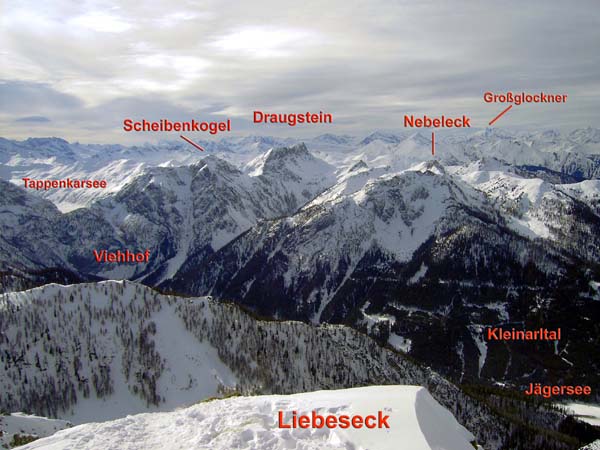 im SW reicht der Blick über die westl. Radstädter bis hin zum Großglockner