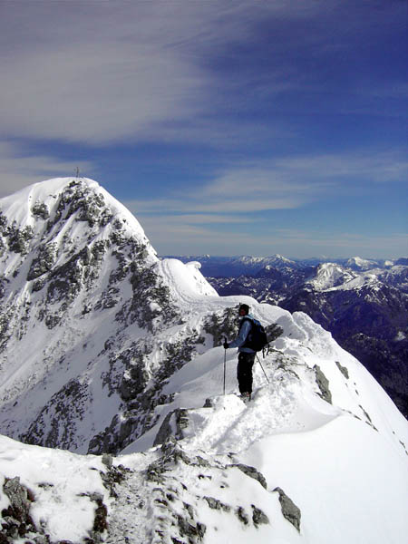 Ulli am Grat zum Hauptgipfel, dahinter der Hochschwab