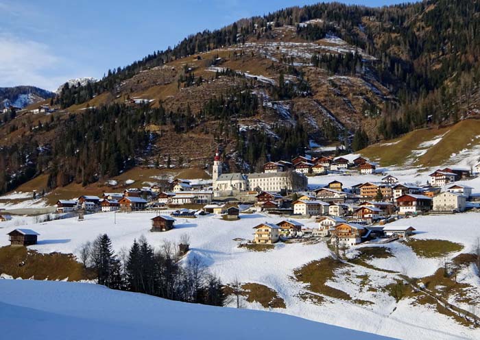 Startpunkt ist der kleine Weiler Moos südlich gegenüber der berühmten Wallfahrtskirche von Maria Luggau