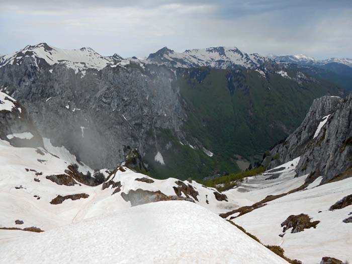 ... wo wir entweder auf direktem Weg zurück ins Tal schwingen ...