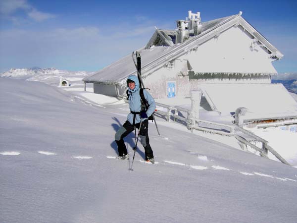 gute hundert Meter hinter der Hütte ...