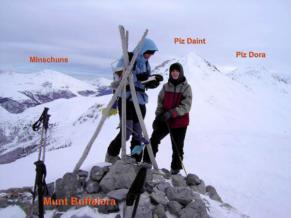 Blick gegen O auf drei weitere beliebte Graubündner Schiberge