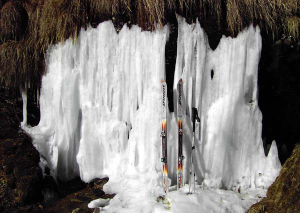 kleiner Eisfall auf der Zwischenabfahrt zur Hinterflecktruhealm