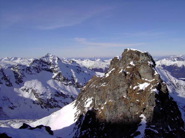 der NNW-Grat ist erreicht: Blick nach N auf Pailgrat, Schafkopf und Kitzbühler Alpen