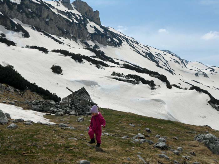 ein perfekter Spielplatz für Ronja, ein paar Meter weiter unendliche Krokusfelder