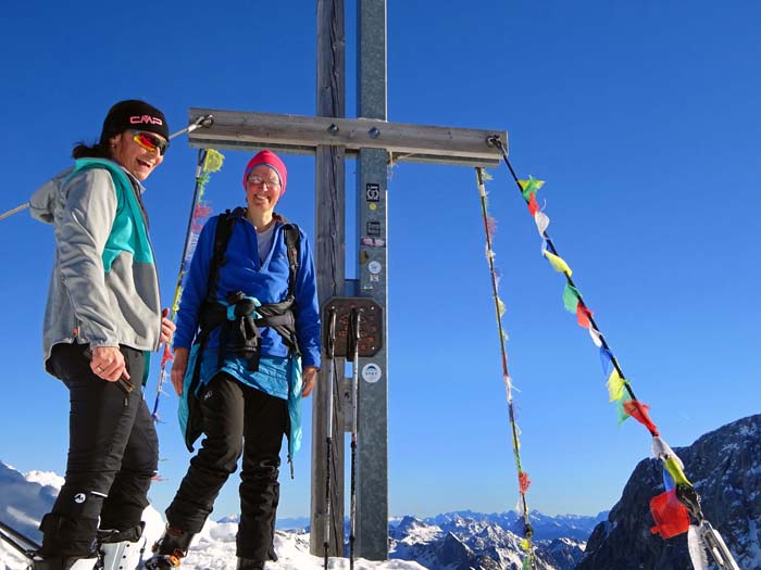 glückliche Mädchen am Rauchkofel-Hauptgipfel