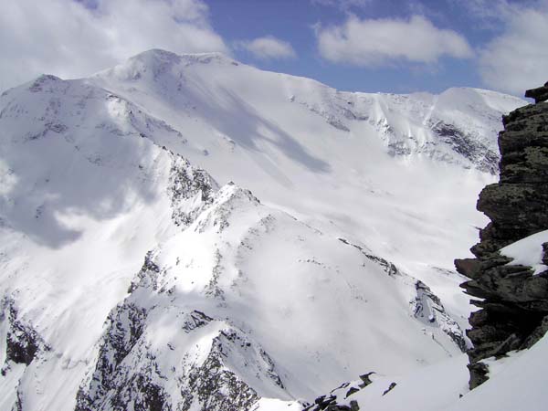 Tiefblick auf Goldlacklscharte mit Goldlacklkopf und Hocharn