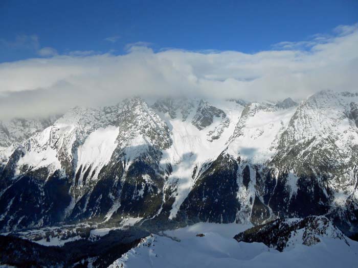 für unverhangene Einblicke in die Rieserfernergruppe im NNW (Hochgall usw.) empfehlen wir die Fotos von Hinterbergkofel oder Innerrodelgungge