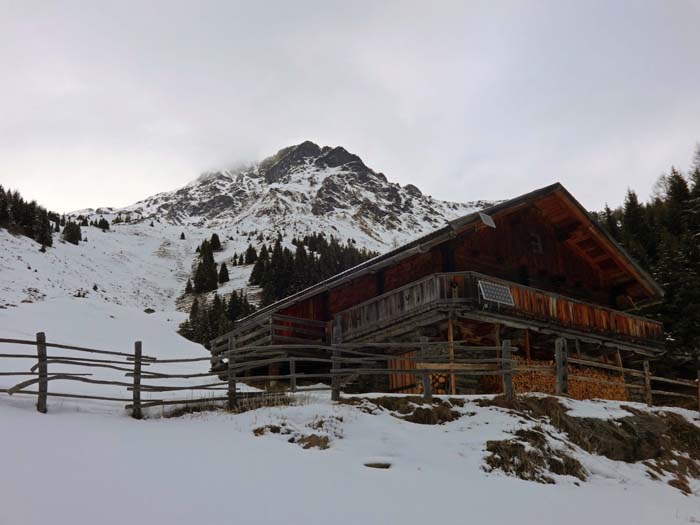 Rückblick von der Mittaueralm auf die Schleinitz