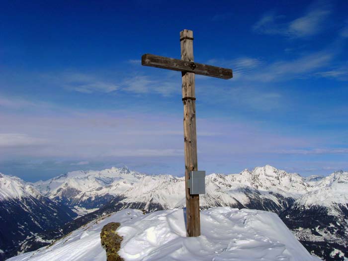 das Kreuz zwischen Großglockner (links) und Hochschober