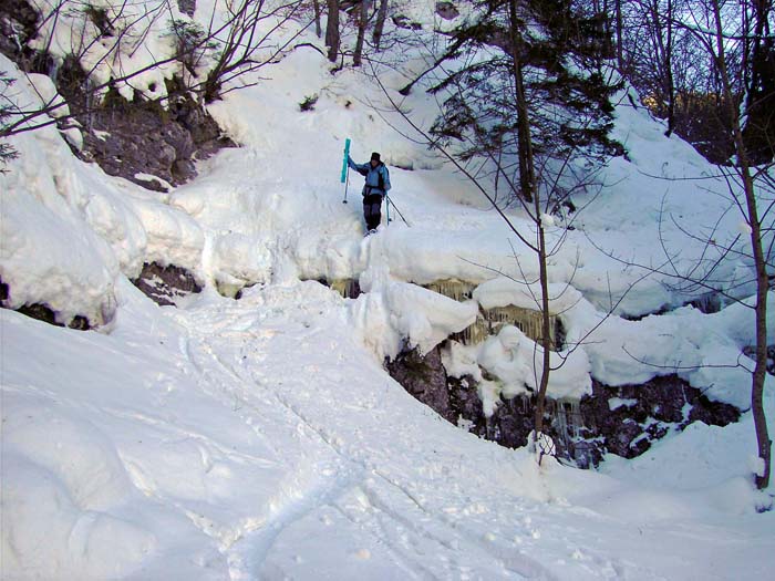 ... das abenteuerliche Stangental hinunter, bis wir 3.5 km südöstlich des Bodenbauer herauskommen