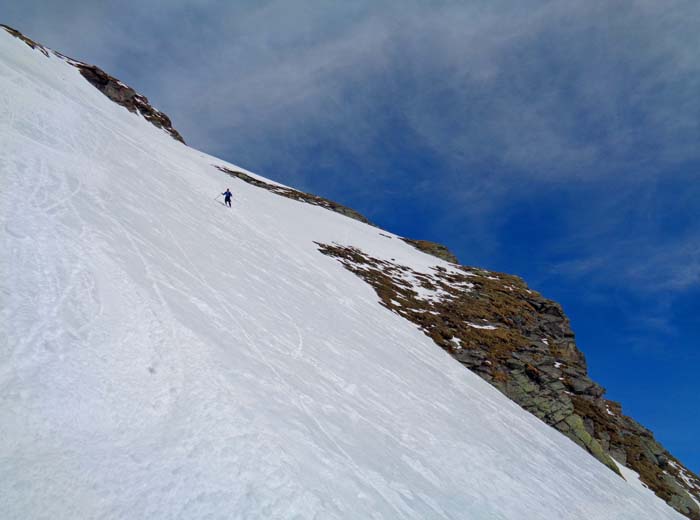 Ulli bei noch optimalem Schnee im Steilhang der Südschulter