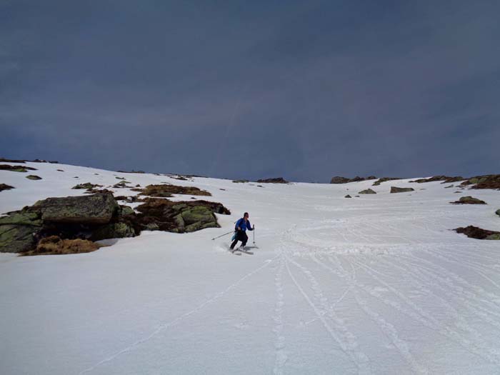 ... auf die breite Rampe am Schildkogel-SO-Sporn, ...