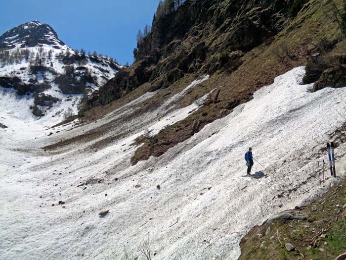 Ende eines feinen Abenteuers: am Labigen Boden kommen die Schi wieder auf den Rucksack