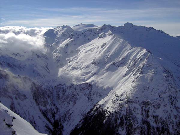 Gipfel gegen SO, Arlscharte wolkenverhangen, Ankogel (Mitte) und Keeskogel