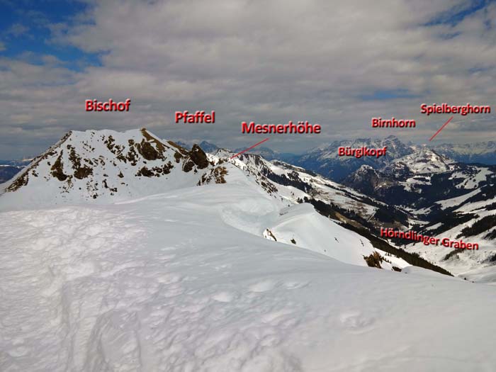 rechts über dem Verbindungsgrat zum Bischof die Steinberge und Teile der Berchtesgadener Alpen