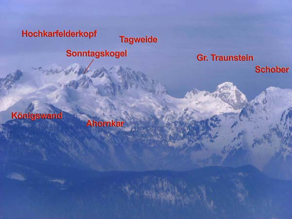 schon von hier interessante Einblicke nach W ins benachbarte Tennengebirge