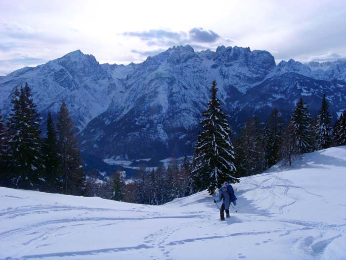 die Lienzer Dolomiten über den herrlichen Pulverhängen der Stronachalm