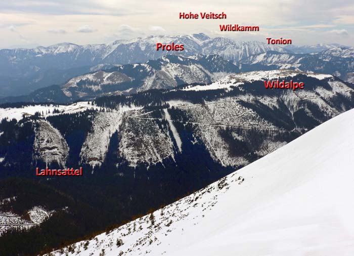 im SSW die zentralen Mürzsteger Alpen