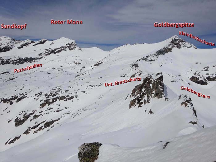 die Untere Brettscharte dient als Übergang zum Sonnblick aus dem Zirknitztal; diese Route wird viel weniger begangen als die Anstiege von Heiligenblut oder aus dem Salzburger Rauriser Tal