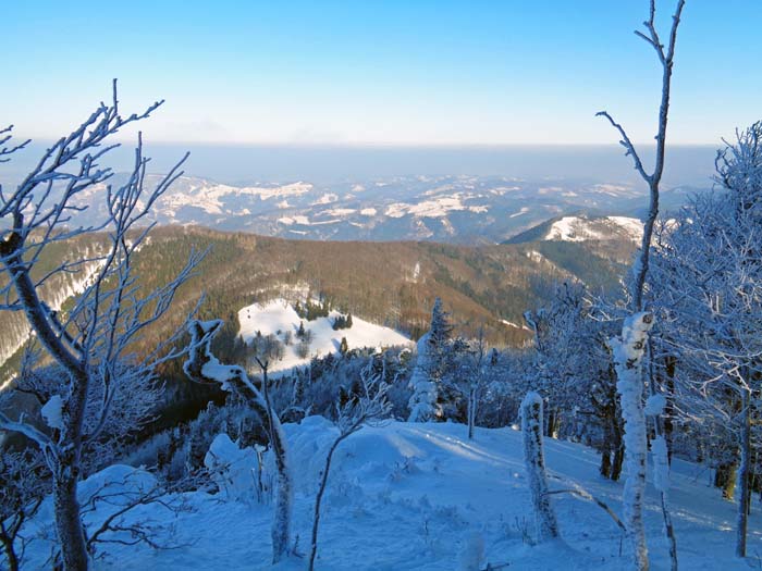 Tiefblick auf die Ebenwiesen