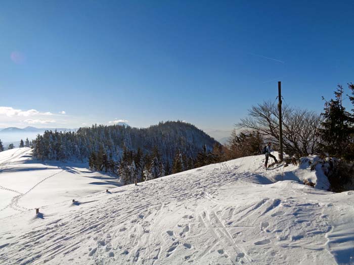 Gipfelkreuz Eisenstein gegen Westen, der Ötscher wird vom Kalteneck abgedeckt